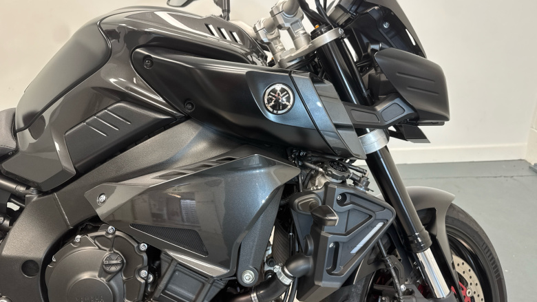 Yamaha Mt-10 (16MY)